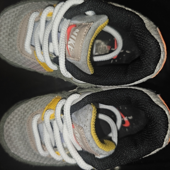 Nike Air Max Gray and Yellow Sneakers with Mesh Upper and White Midsole - Picture 7 of 11